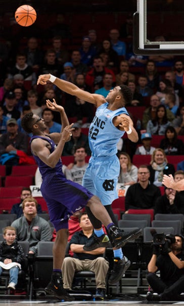 Maye leads No. 9 North Carolina to 102-78 rout of Portland (Nov 23, 2017)